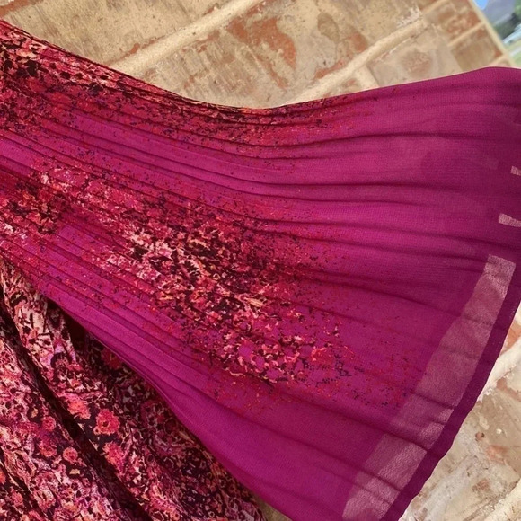 Plus Size Crinkle Pleated Bell Sleeved Boho Bling Blouse - Picture 4 of 6